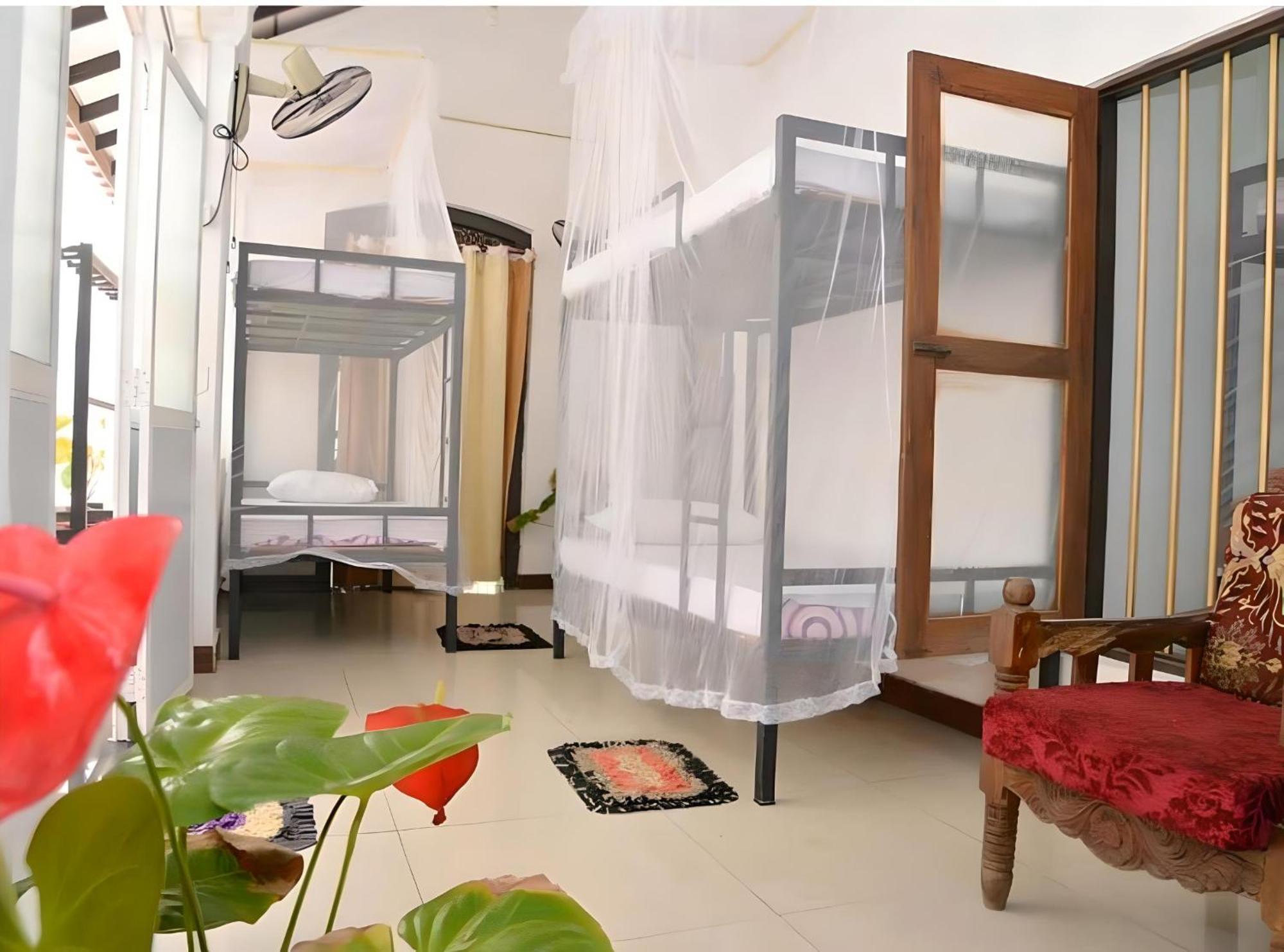 Traveller'S Hostel היקדואה מראה חיצוני תמונה