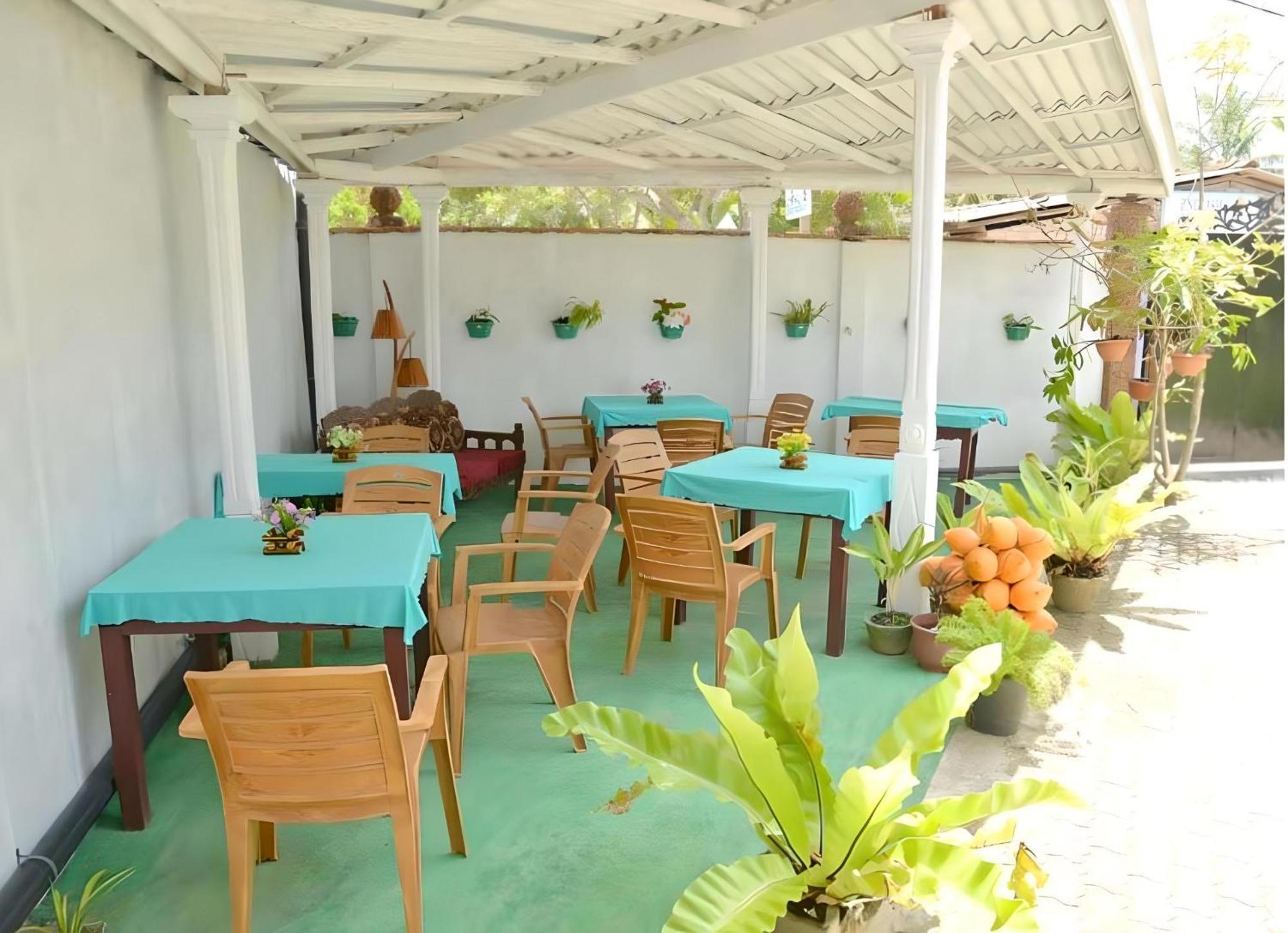 Traveller'S Hostel היקדואה מראה חיצוני תמונה