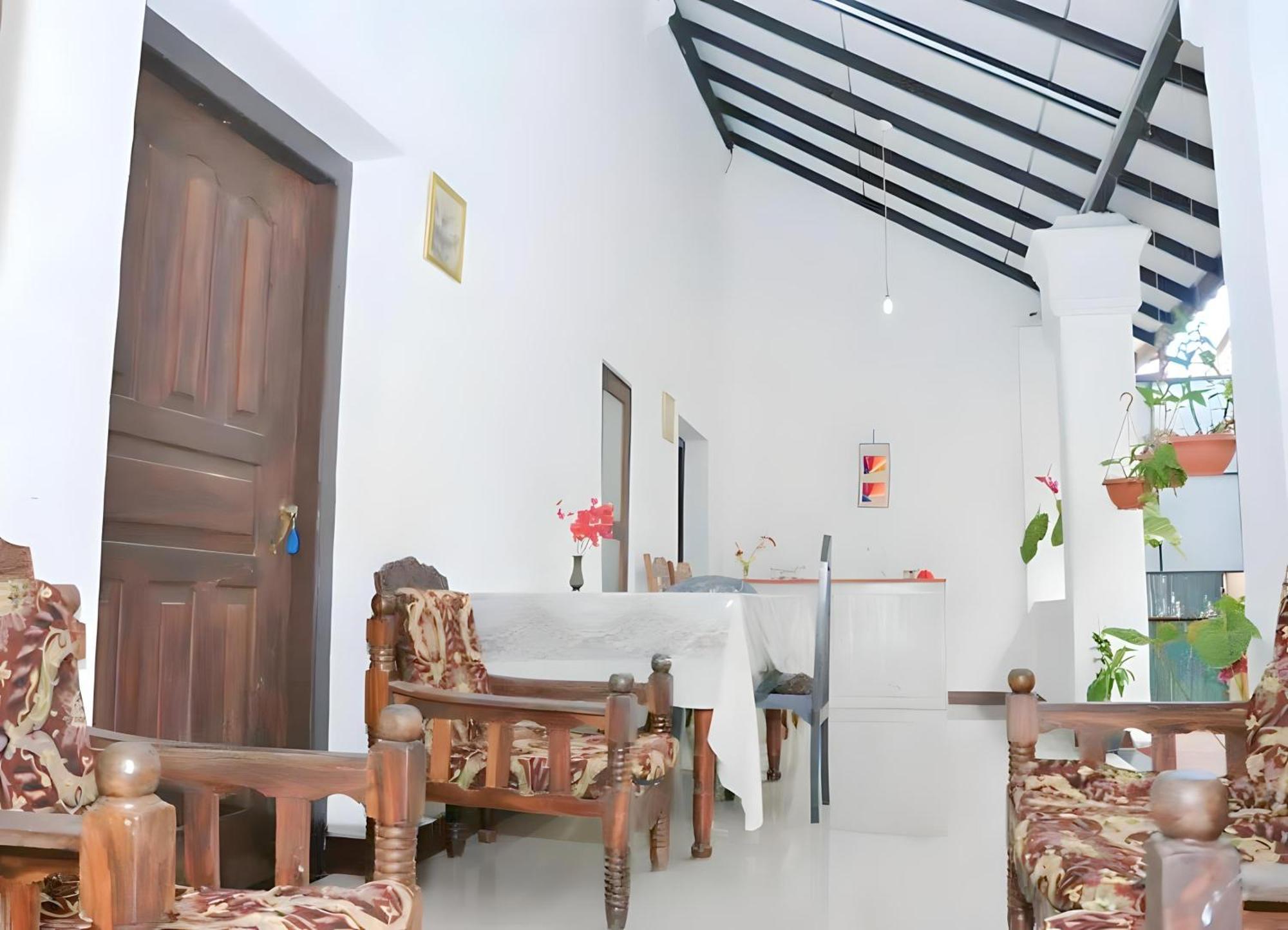 Traveller'S Hostel היקדואה מראה חיצוני תמונה